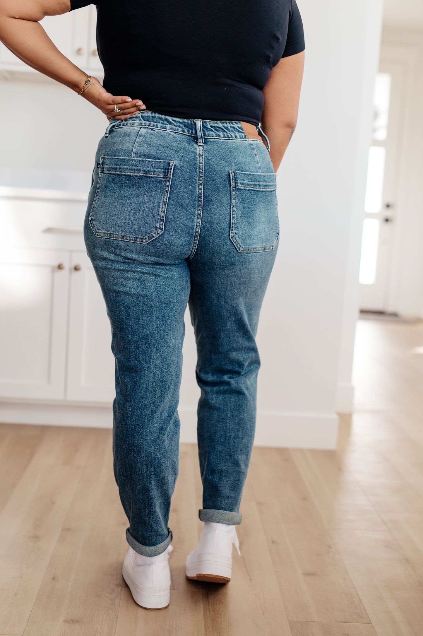 Payton Pull On Denim Joggers in Medium Wash | Judy Blue